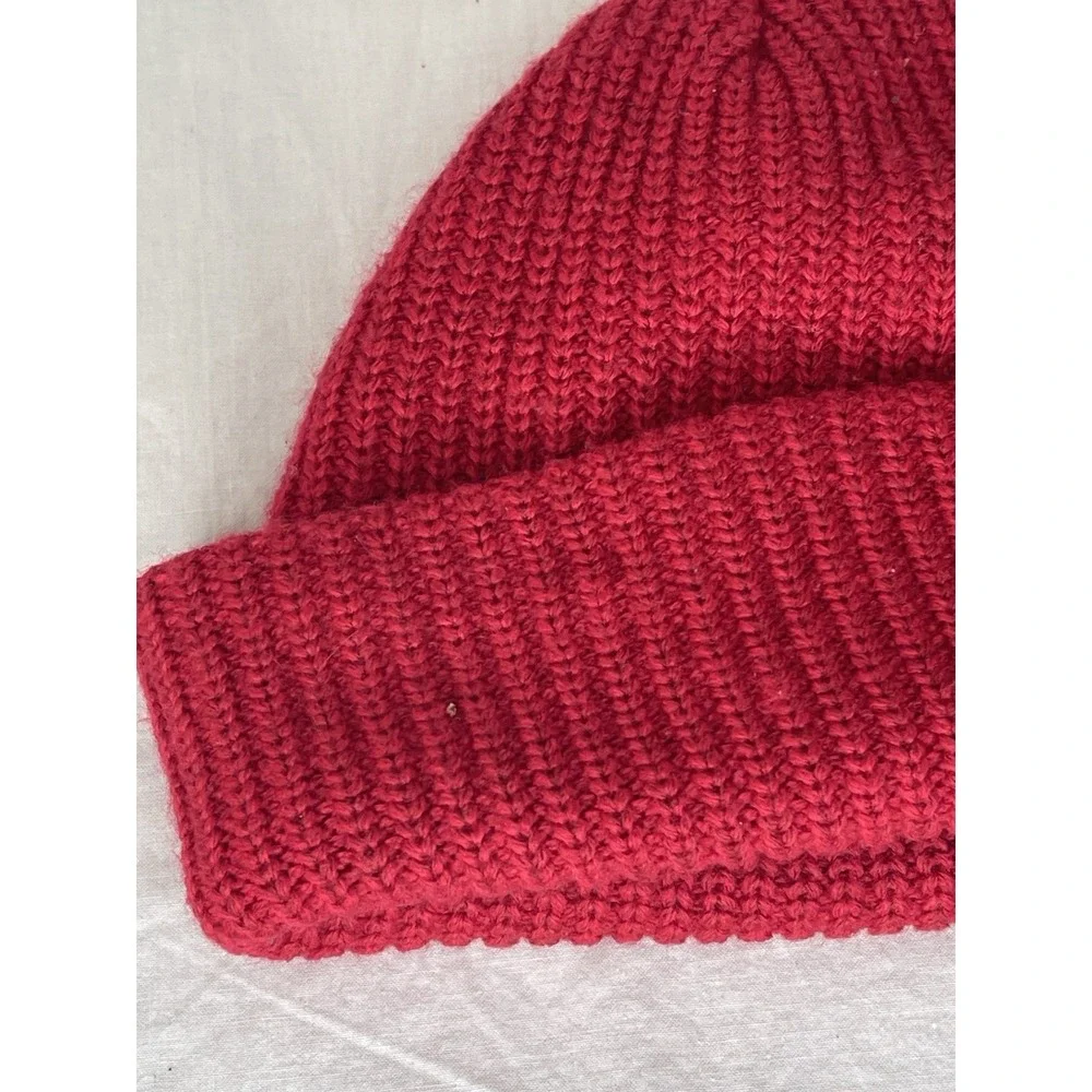 The North Face Red Ribbed Knit Beanie Hat Cotton Lined One Size Unisex Adults